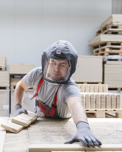 👷‍♂️ Sicher an der CNC – weil Gesundheit zählt 🔒
