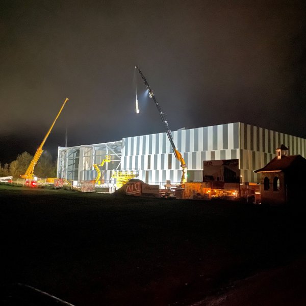 New building: Night assembly